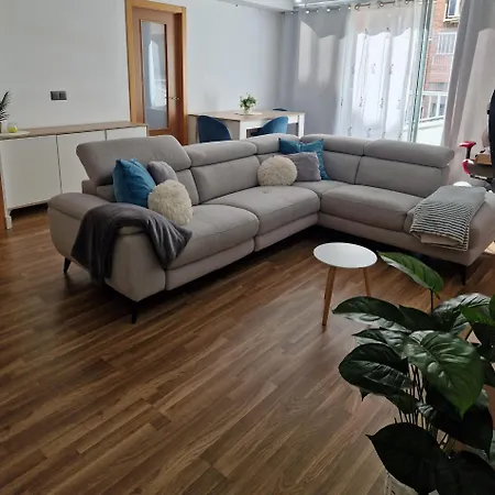Homestay Quarto Com Banheiro Privado Em Apartamento Familiar *