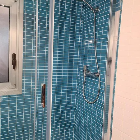 Quarto Com Banheiro Privado Em Apartamento Familiar * 알리칸테