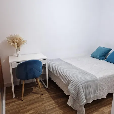 Quarto Com Banheiro Privado Em Apartamento Familiar 홈스테이